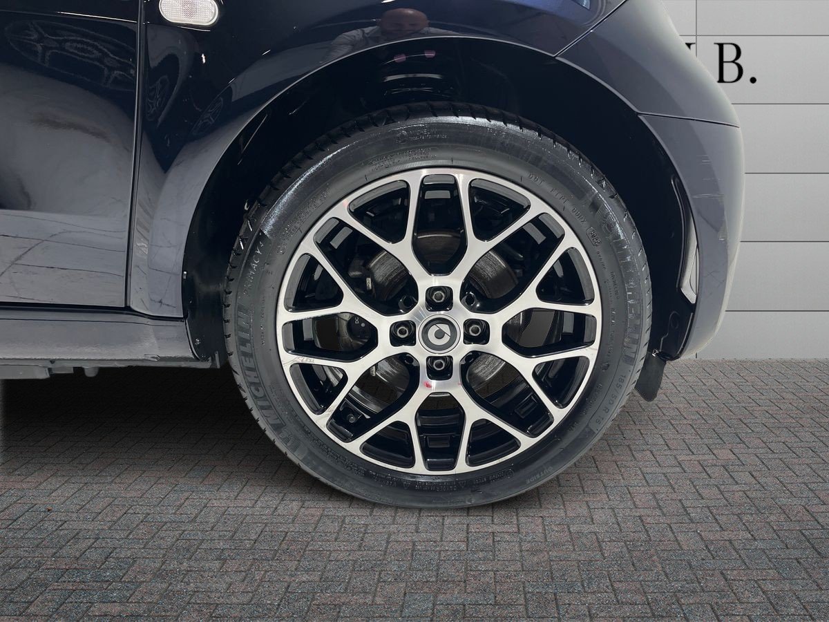 Fortwo Cabrio eq suitegrey-white 22kW - Certified