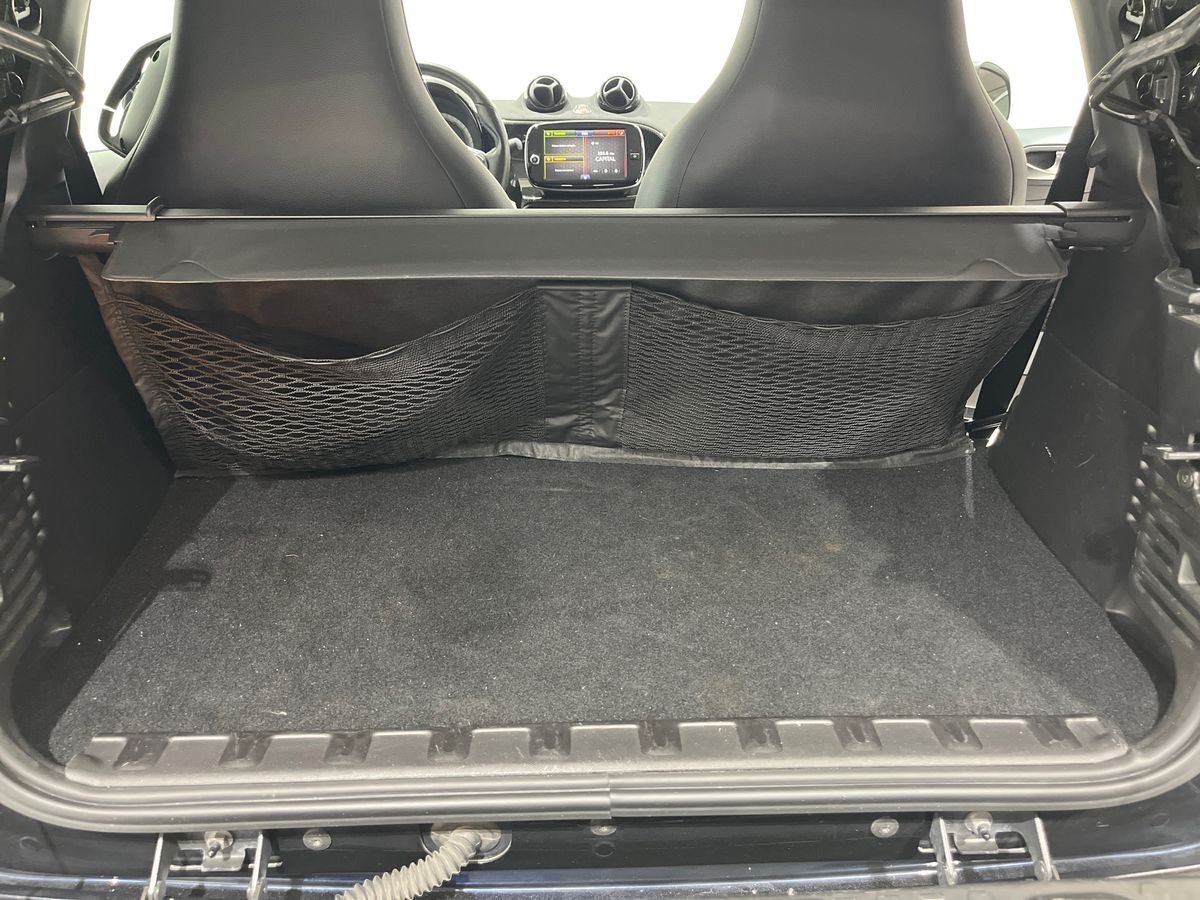Fortwo Cabrio eq suitegrey-white 22kW - Certified