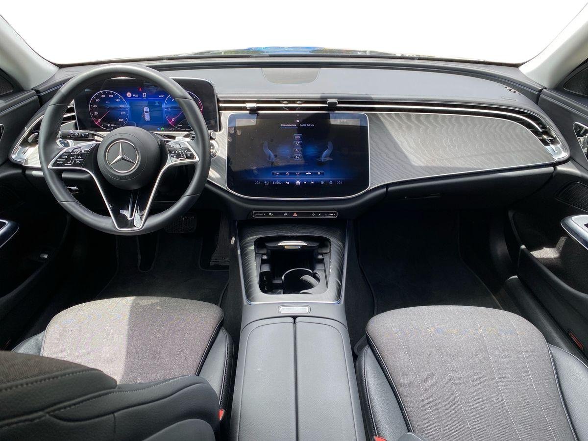 E SW 220 d Advanced auto - Certified