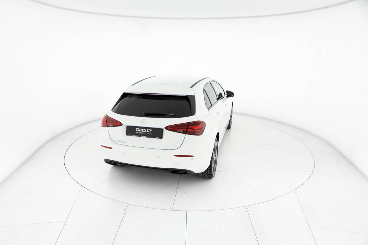 A 250 e phev Progressive Advanced auto - Certified