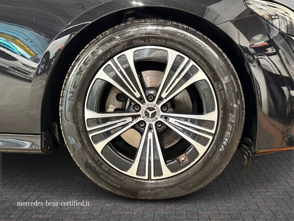 E SW 220 d Advanced auto - Certified