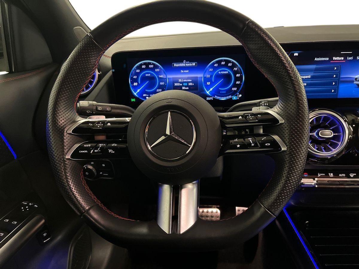 EQA 300 AMG Line Advanced 4matic - Certified