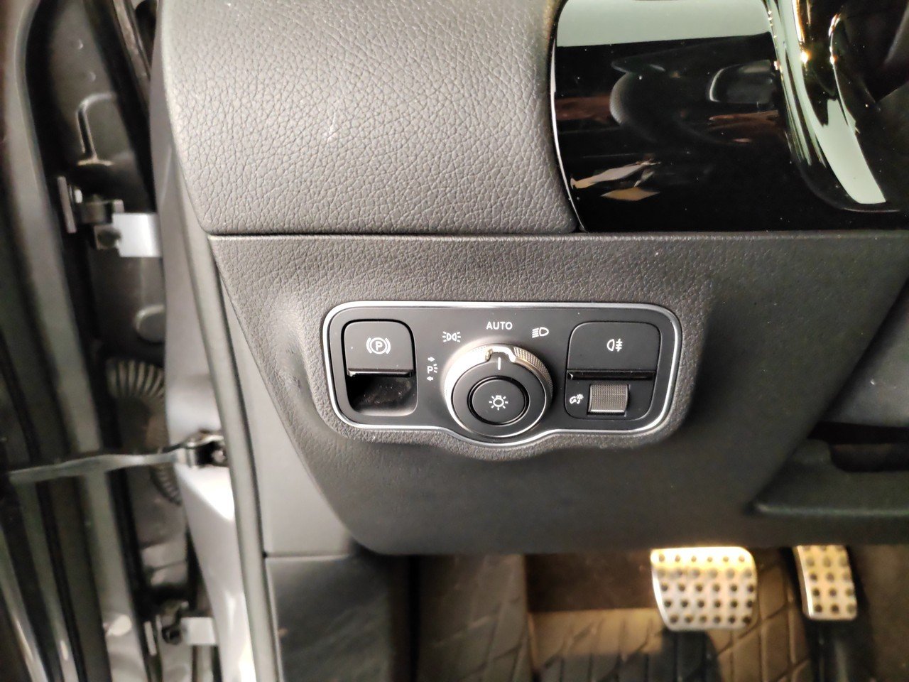 EQA 250 Premium Plus - Certified