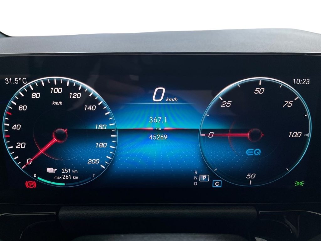 EQA 250 Sport Plus - Certified