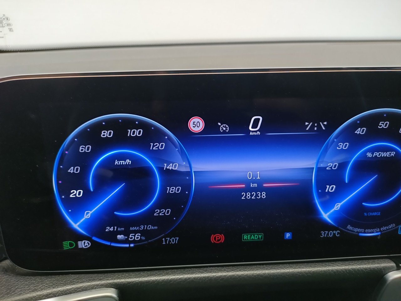 EQB 250+ AMG Line Advanced - Certified