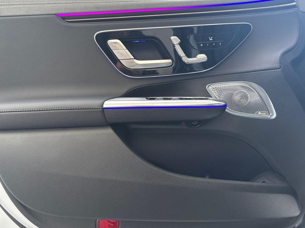 EQE 300 Premium - Certified