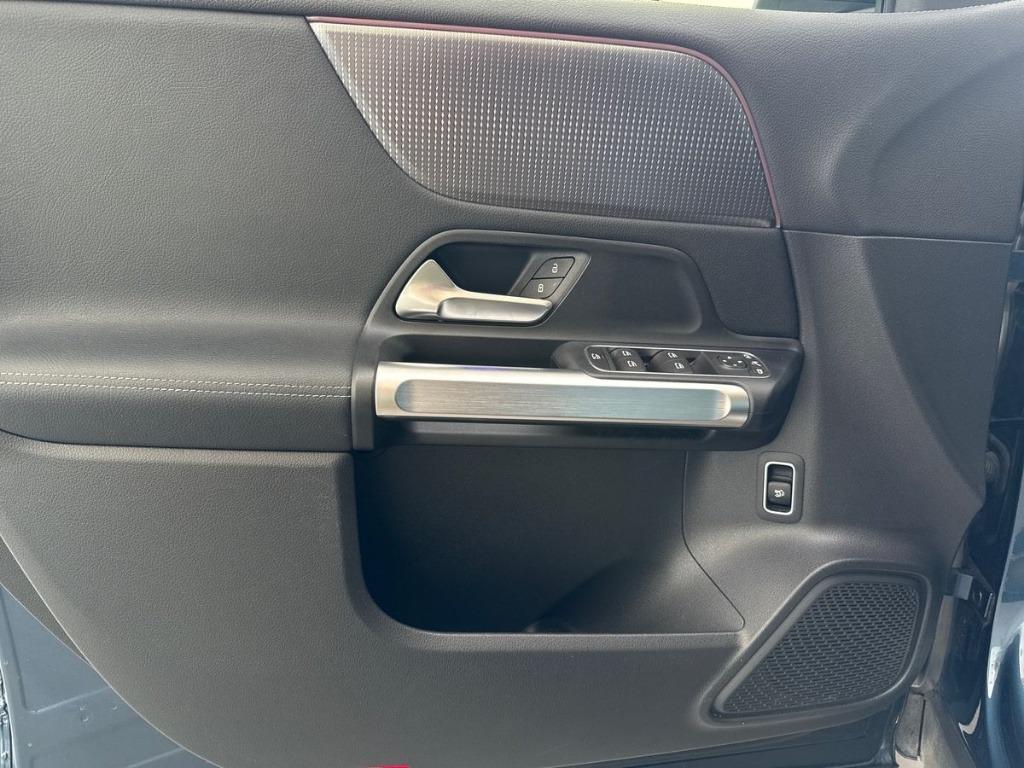 EQB 300 Premium 4matic - Certified