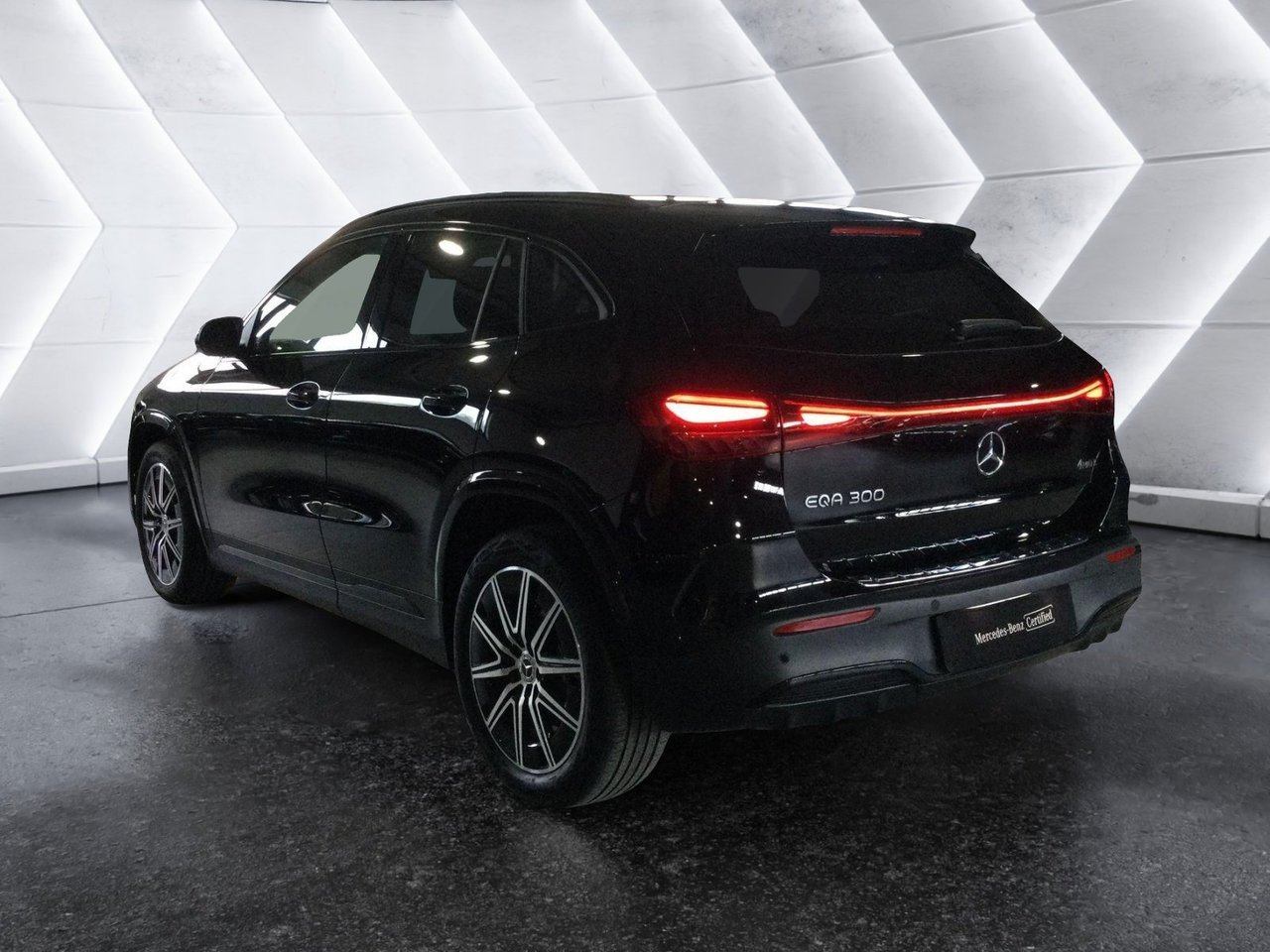 EQA 300 AMG Line Advanced 4matic - Certified