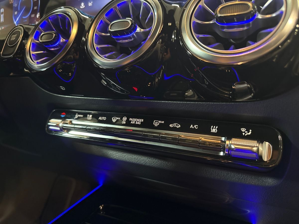 EQA 300 AMG Line Advanced 4matic - Certified