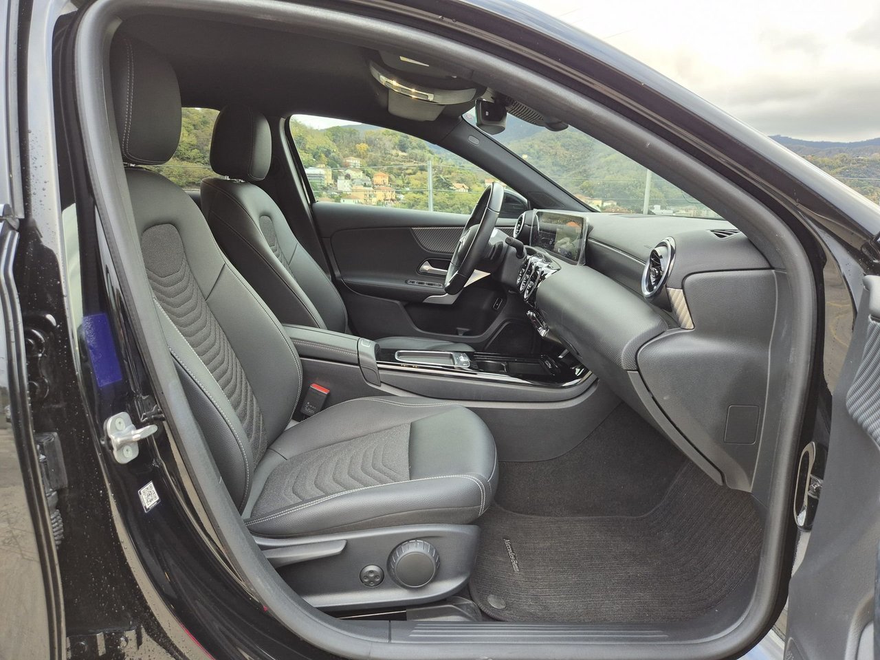 A 250 e phev Progressive Advanced auto - Certified