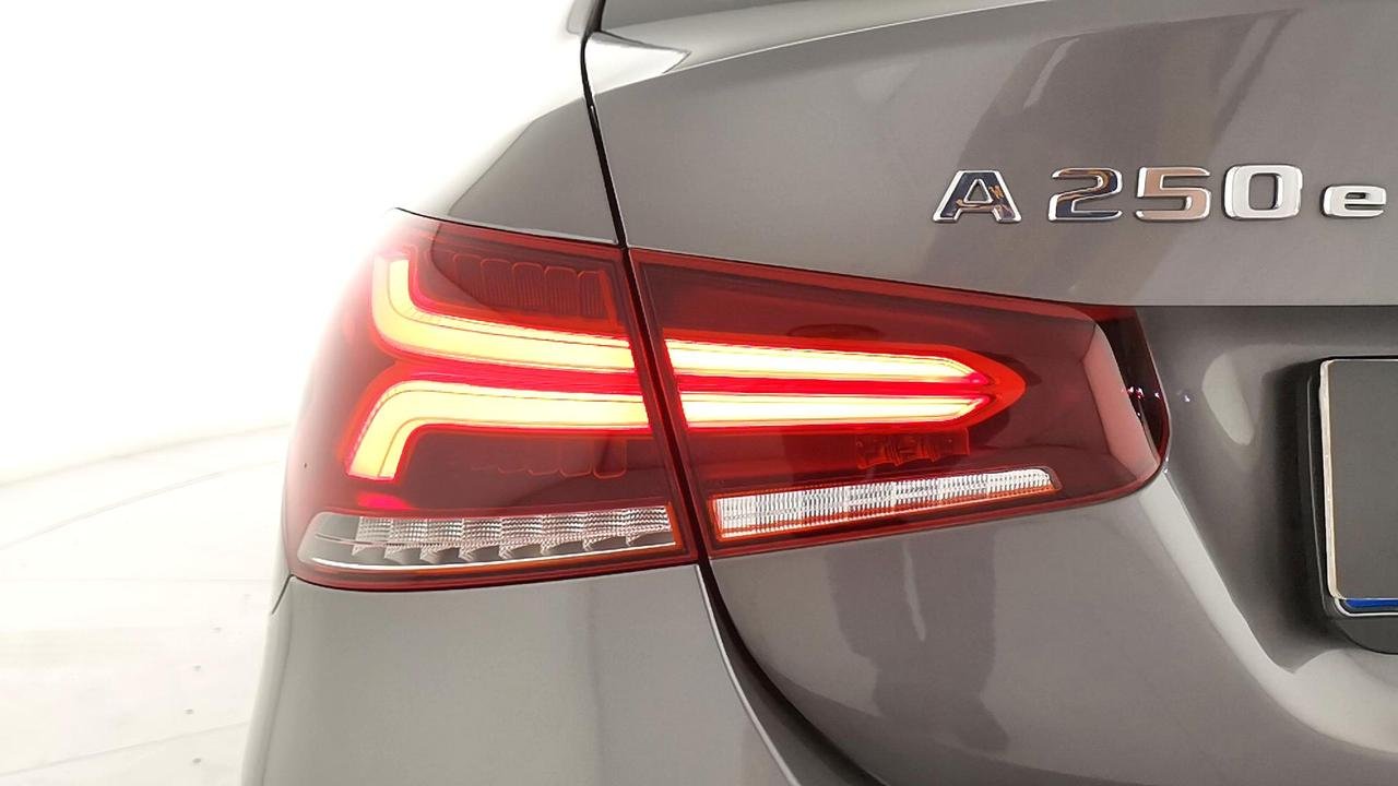 A 250 e phev (eq-power) Sport auto - Certified