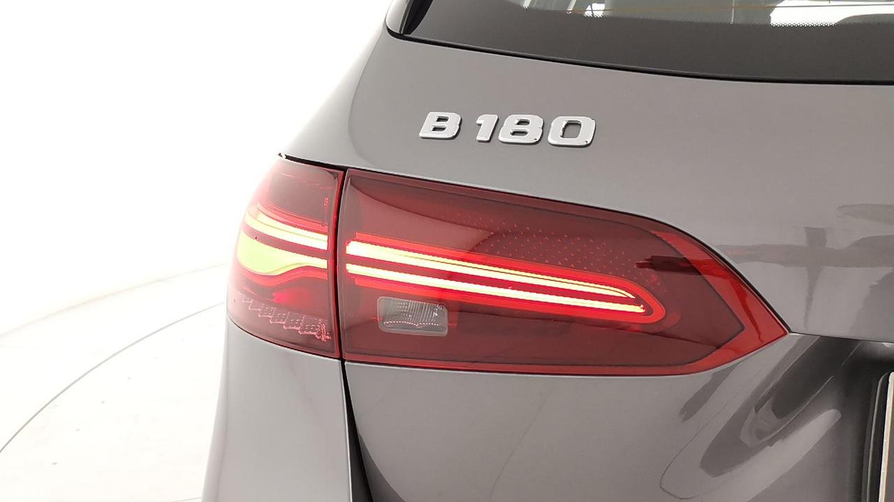 B 180 AMG Line Premium auto - Certified