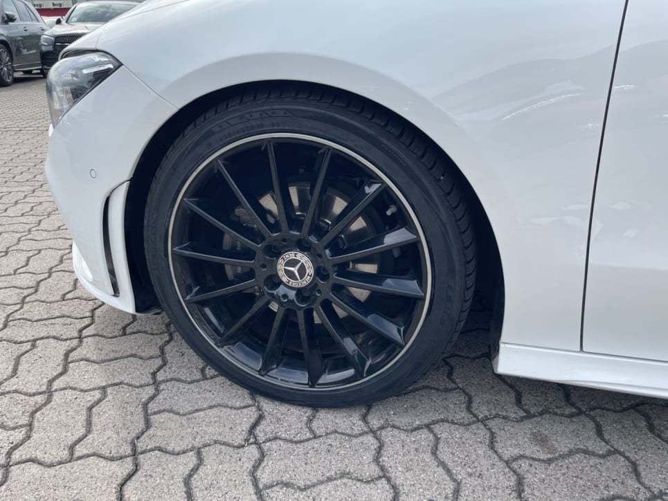 CLA Shooting Brake 180 d Premium auto - Certified