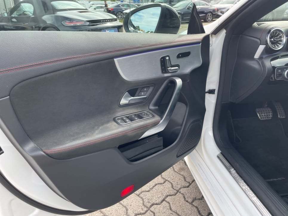 CLA Shooting Brake 180 d Premium auto - Certified