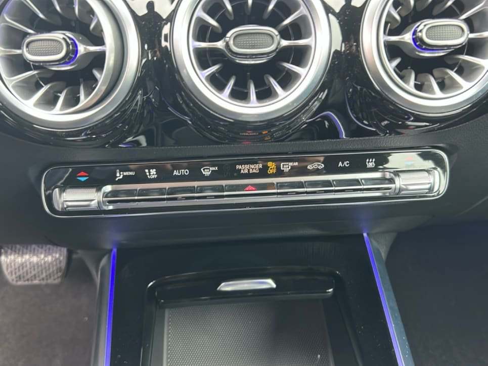 EQA 300 Progressive Advanced 4matic - Certified