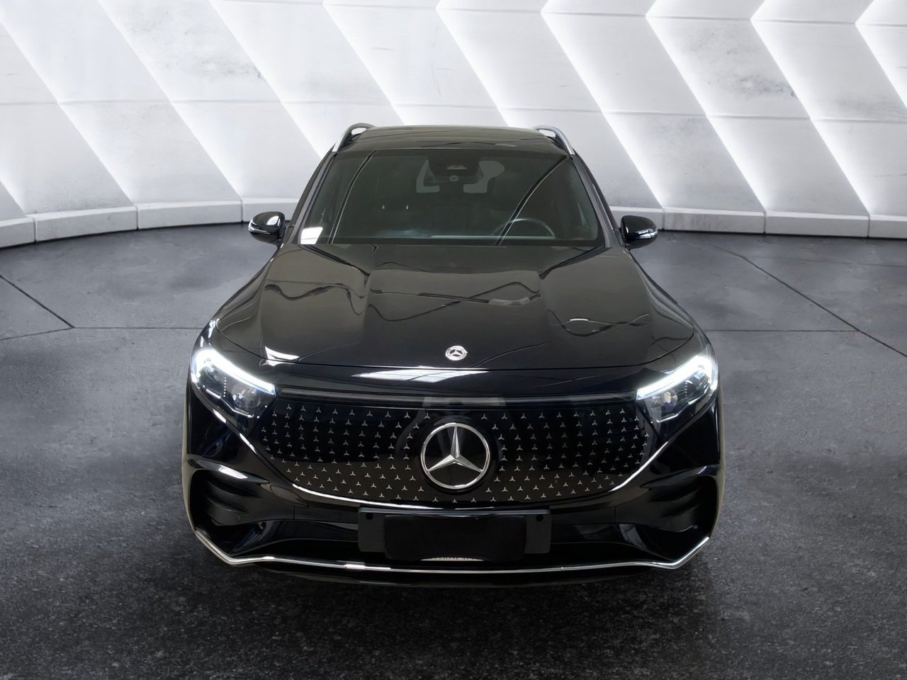 EQB 250+ AMG Line Advanced - Certified