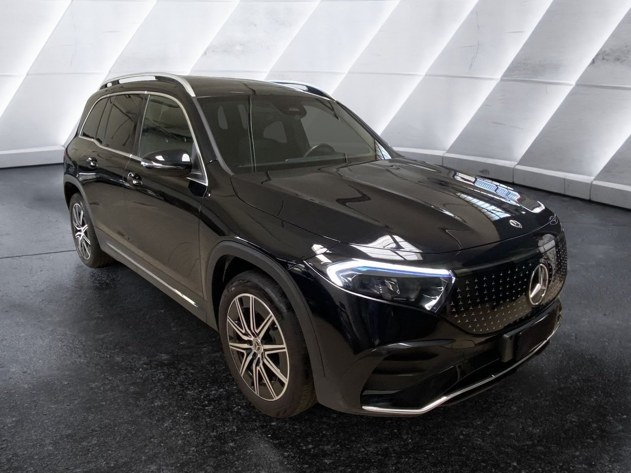 EQB 250+ AMG Line Advanced - Certified