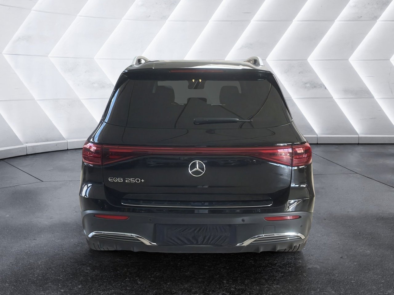 EQB 250+ AMG Line Advanced - Certified