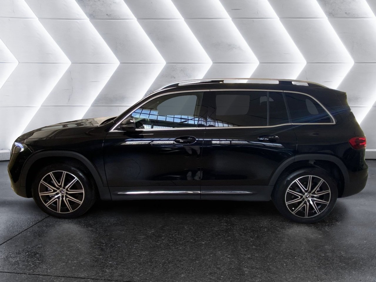 EQB 250+ AMG Line Advanced - Certified