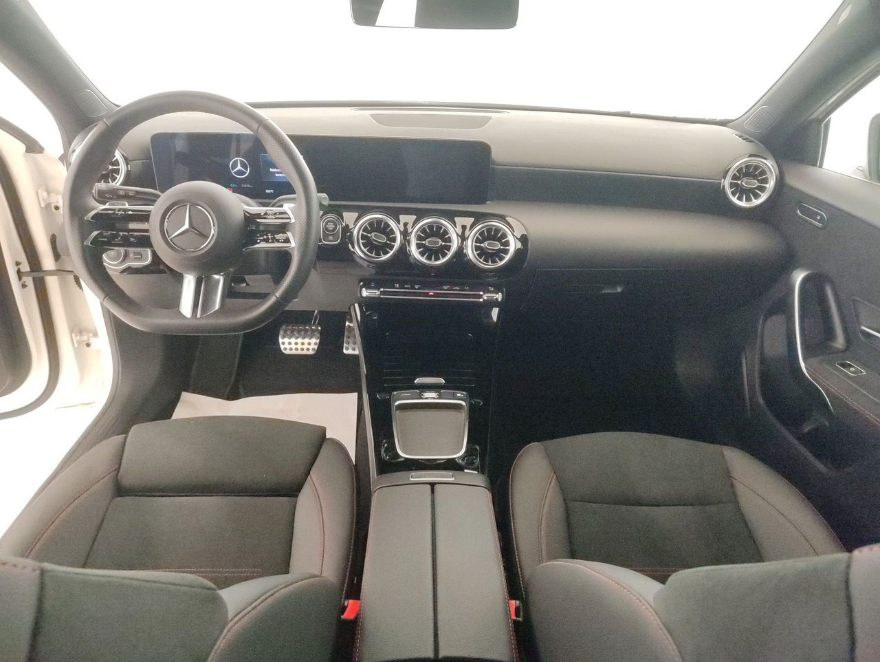 A 180 AMG Line Premium auto - Certified
