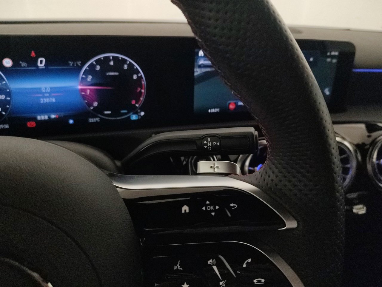 A 180 AMG Line Premium auto - Certified