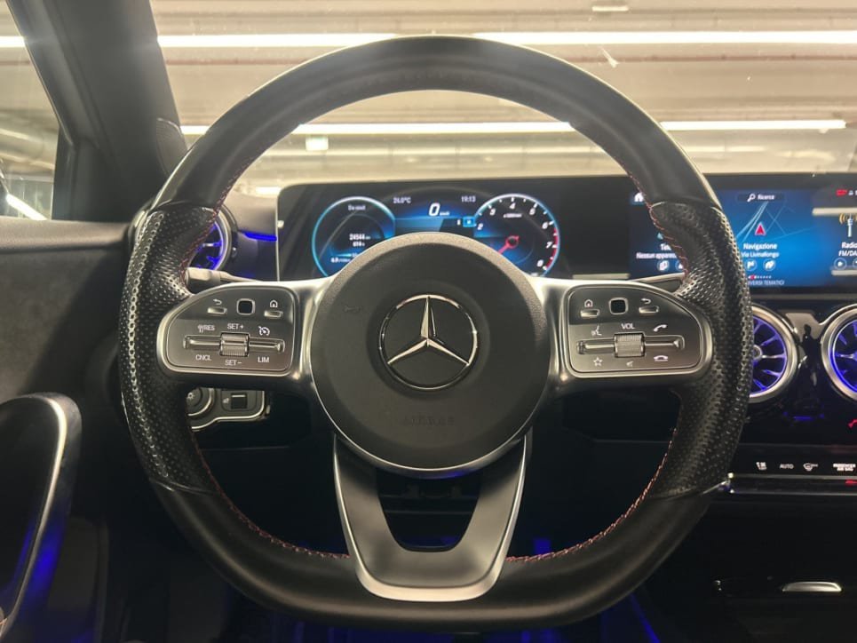 A 200 Premium Night edition auto - Certified