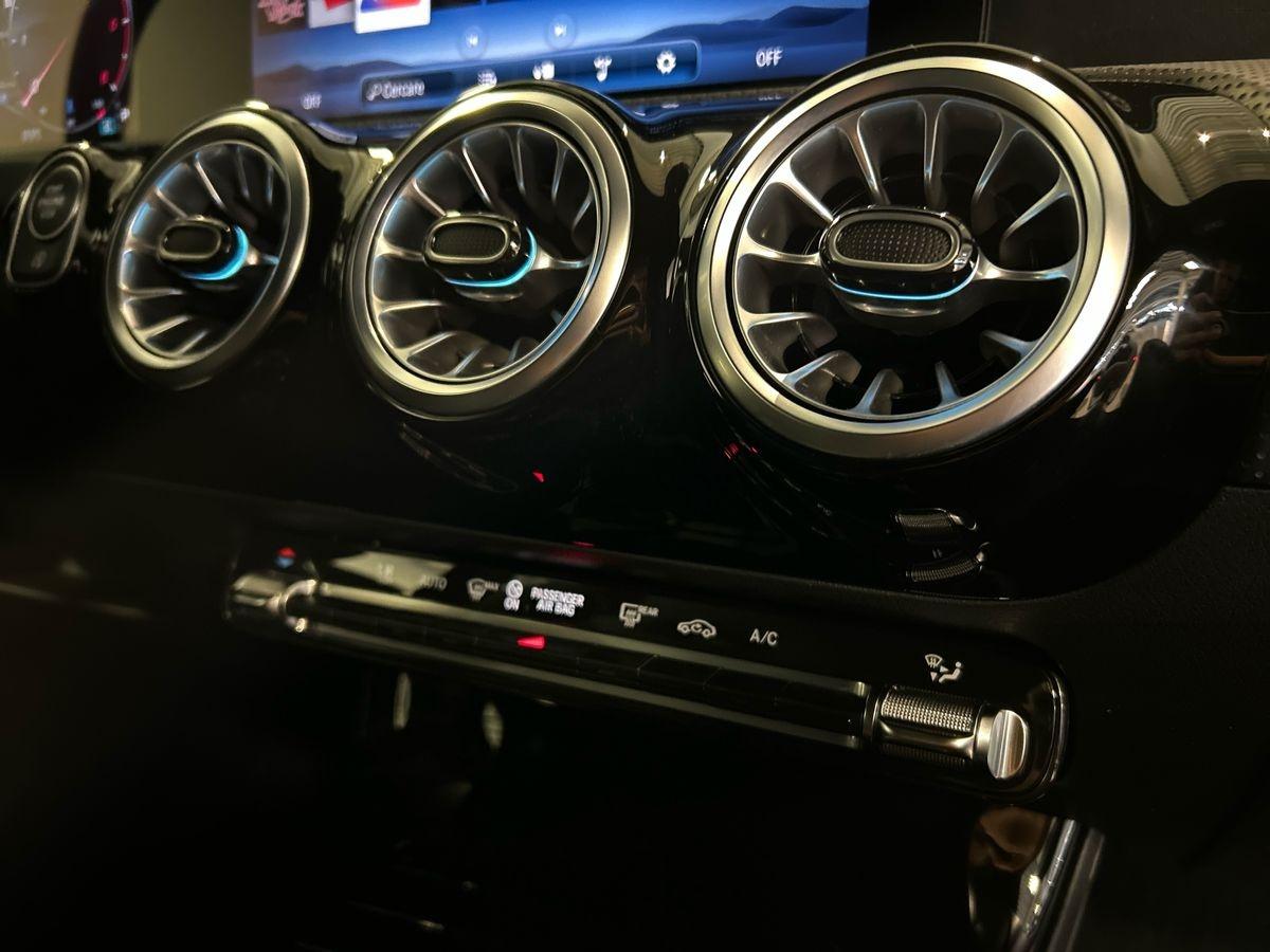 CLA Shooting Brake 200 d AMG Line Advanced Plus au - Certified