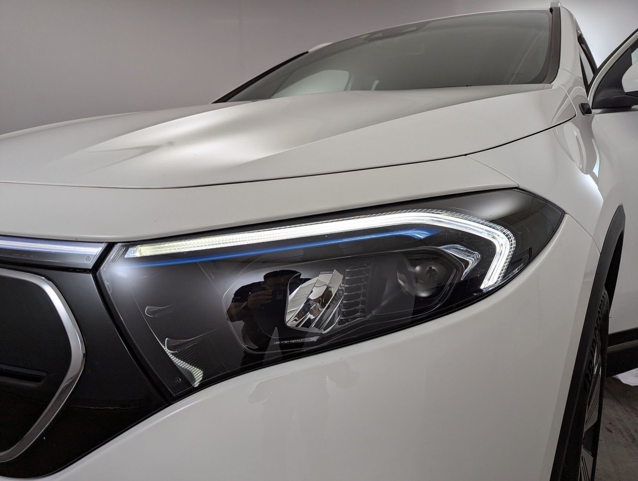 EQA 300 Sport Plus 4matic - Certified