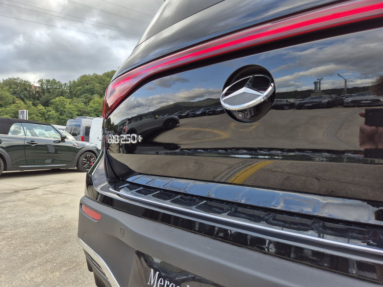 EQB 250+ AMG Line Advanced - Certified