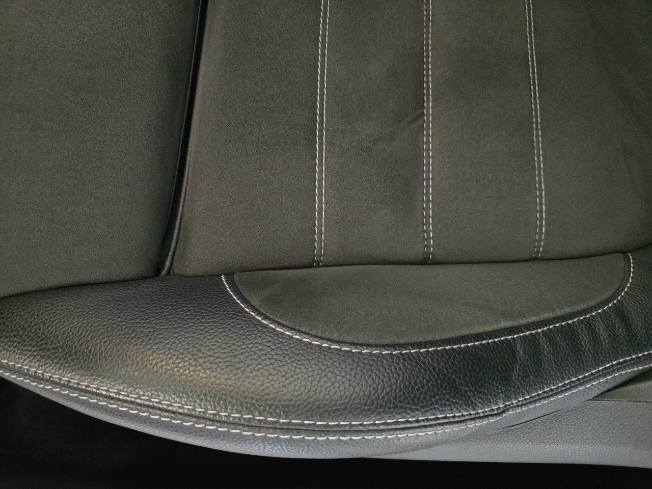 C Cabrio 220 d Premium Plus 4matic auto - Certified