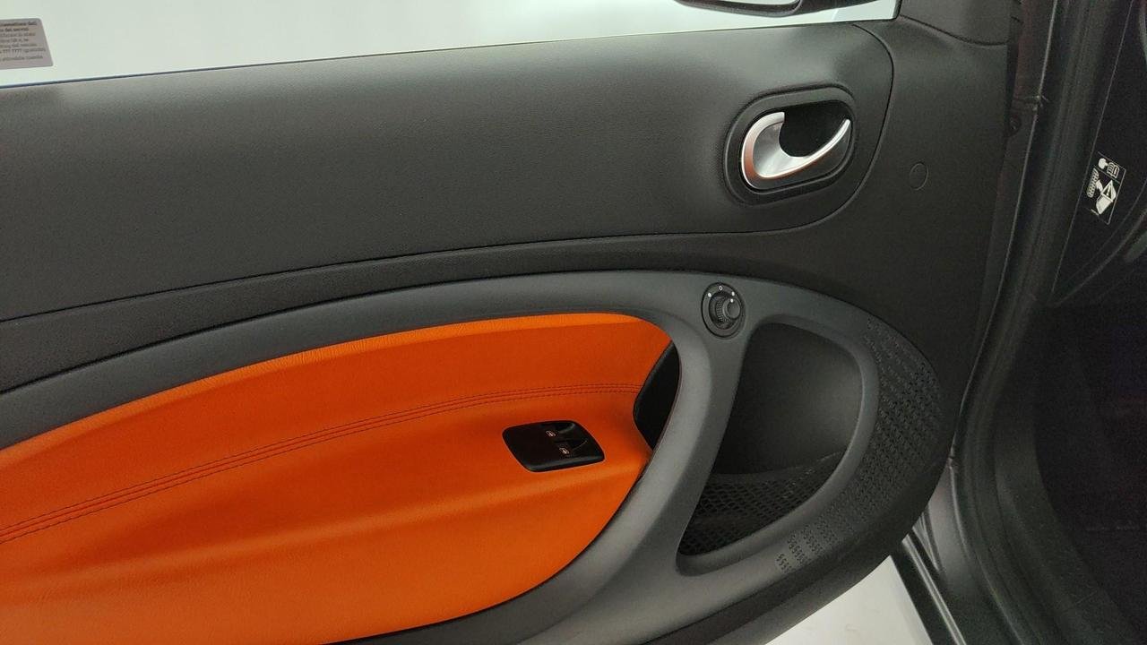 Fortwo Cabrio eq suitegrey-grey 22kW - Certified