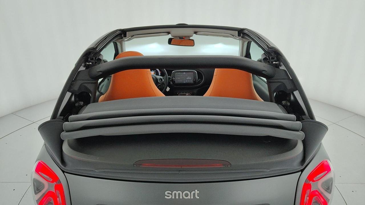 Fortwo Cabrio eq suitegrey-grey 22kW - Certified