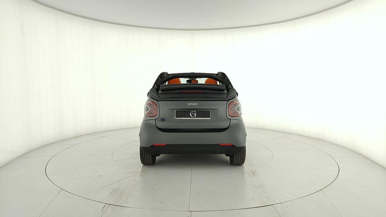 Fortwo Cabrio eq suitegrey-grey 22kW - Certified