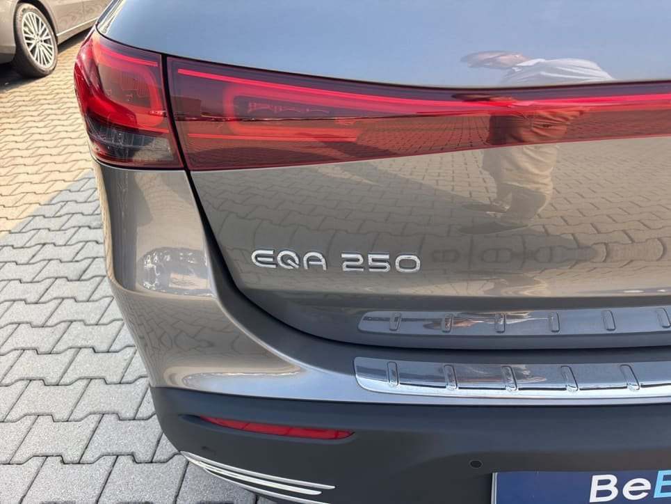 EQA 250 Sport Plus - Certified