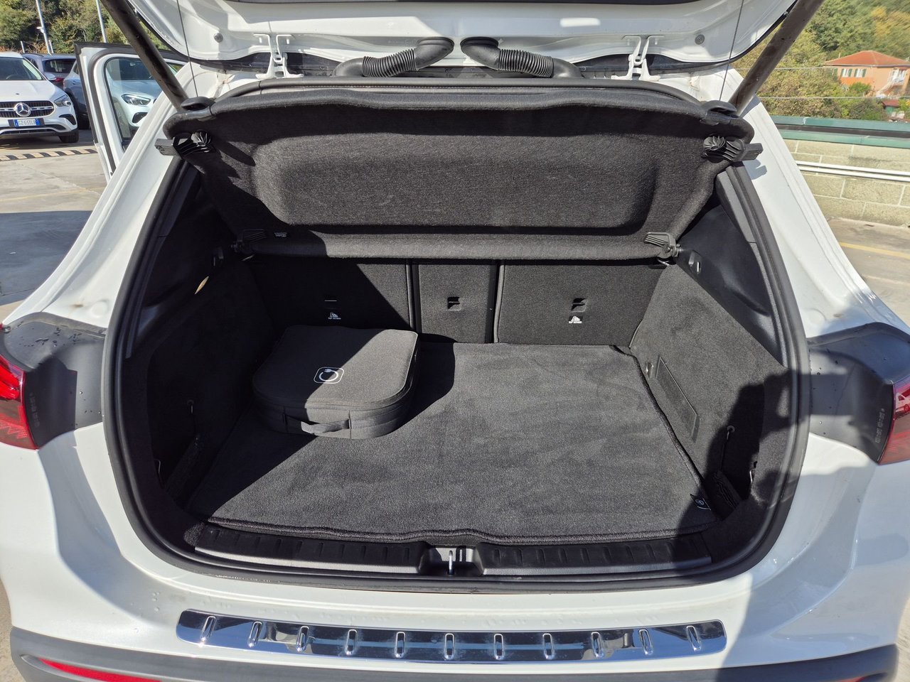 EQA 300 Progressive Advanced 4matic - Certified