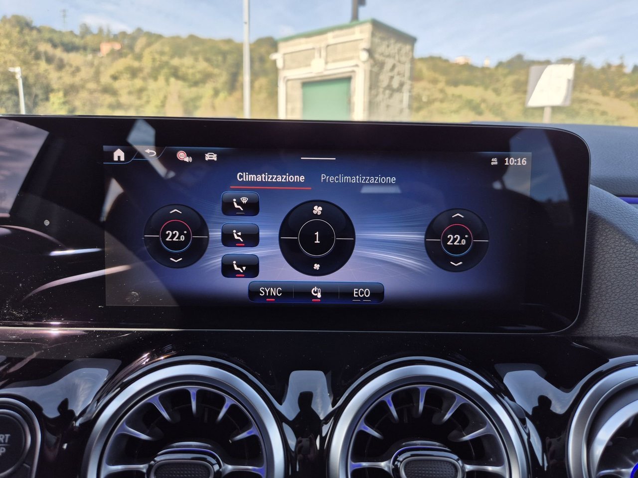 EQA 300 Progressive Advanced 4matic - Certified