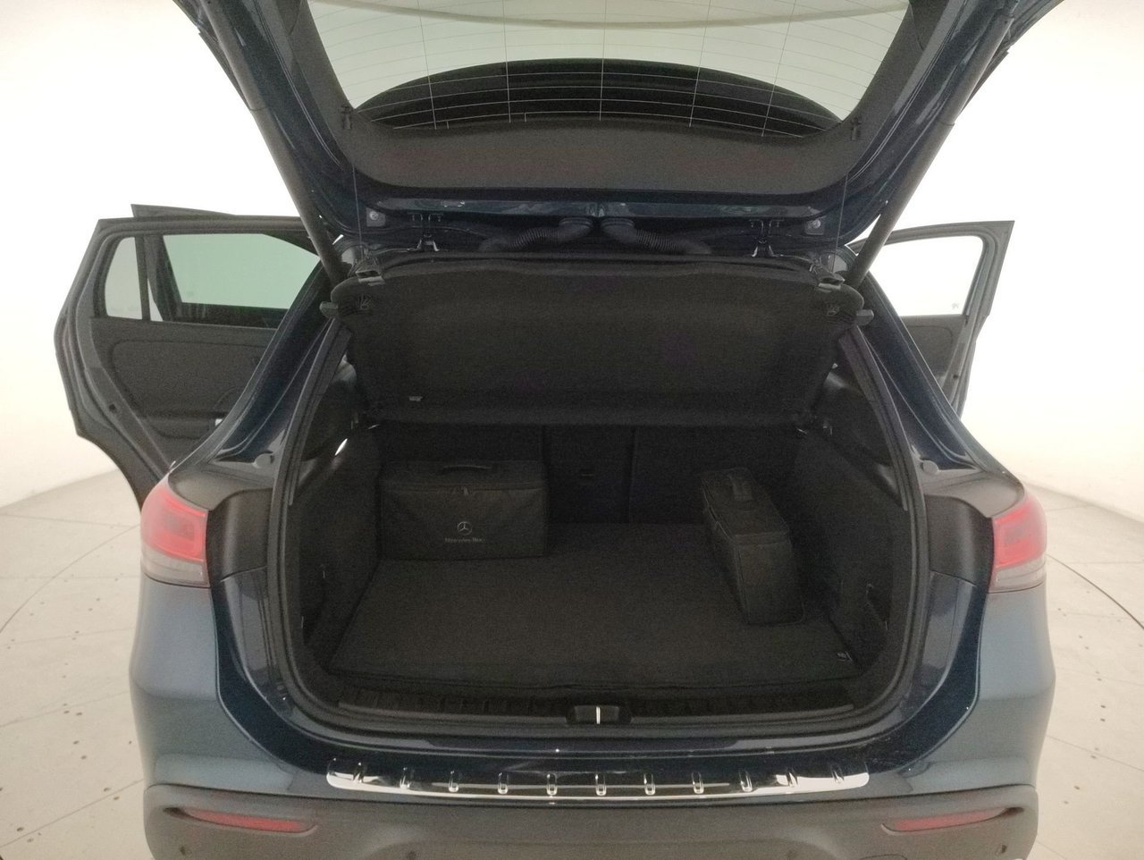 EQA 250 Sport Plus - Certified