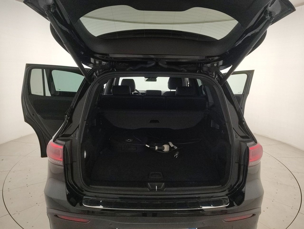 EQB 300 Premium 4matic - Certified