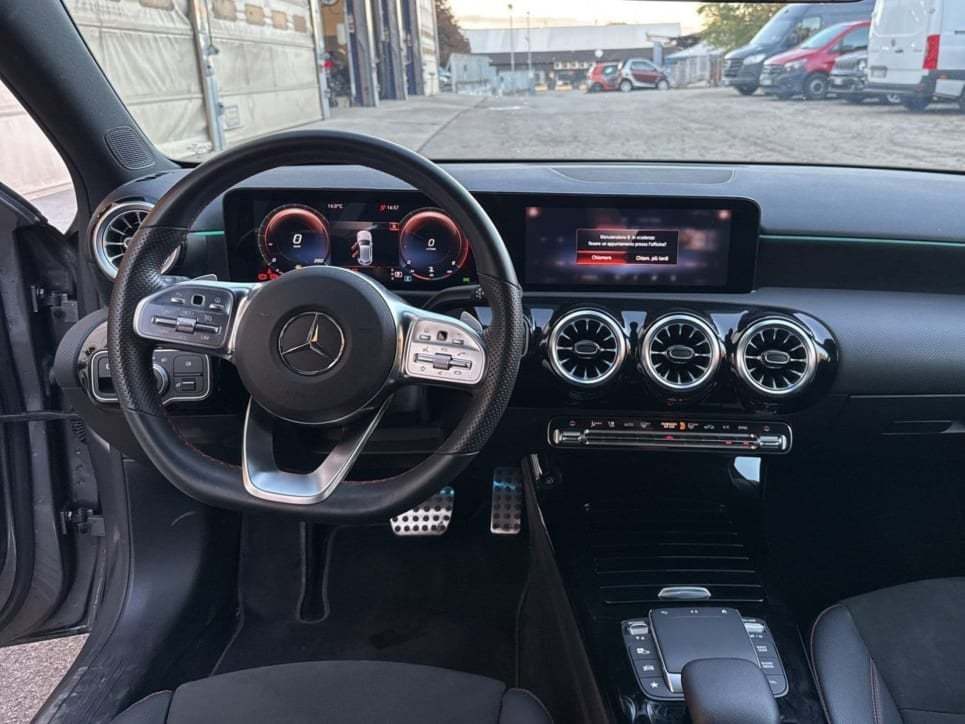 A 200 Premium Night edition auto - Certified