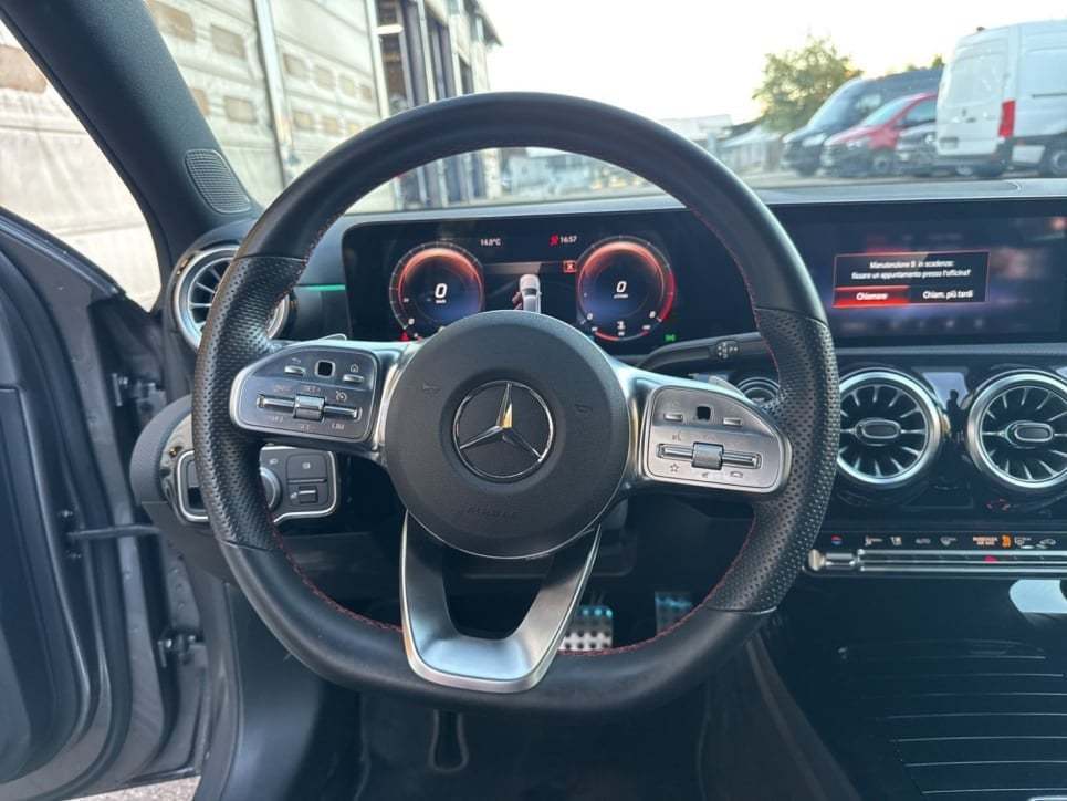 A 200 Premium Night edition auto - Certified