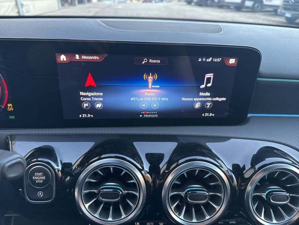 A 200 Premium Night edition auto - Certified