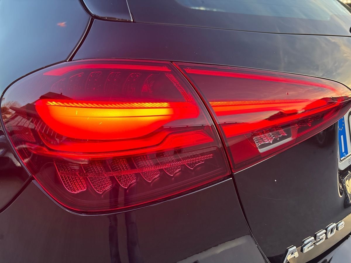 A 250 e phev Progressive Advanced auto - Certified