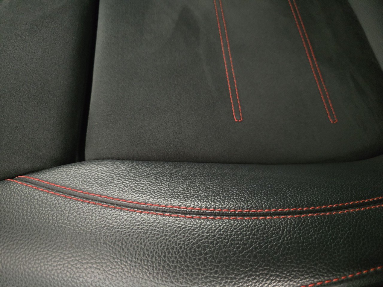 EQA 250 Premium - Certified