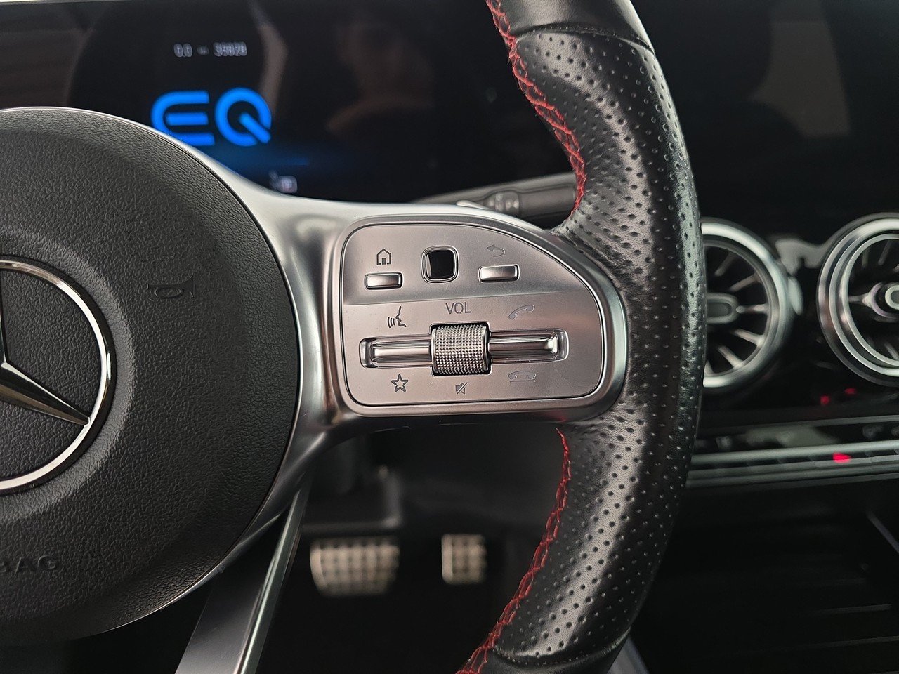 EQA 250 Premium - Certified