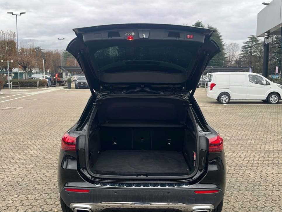 GLA 180 Progressive Advanced Plus auto - Certified