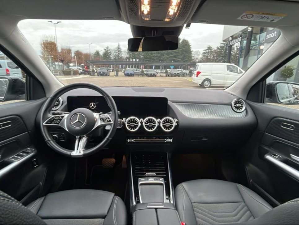 GLA 180 Progressive Advanced Plus auto - Certified