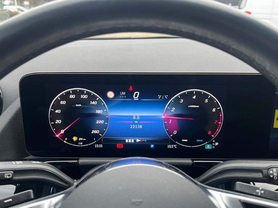 GLA 180 Progressive Advanced Plus auto - Certified