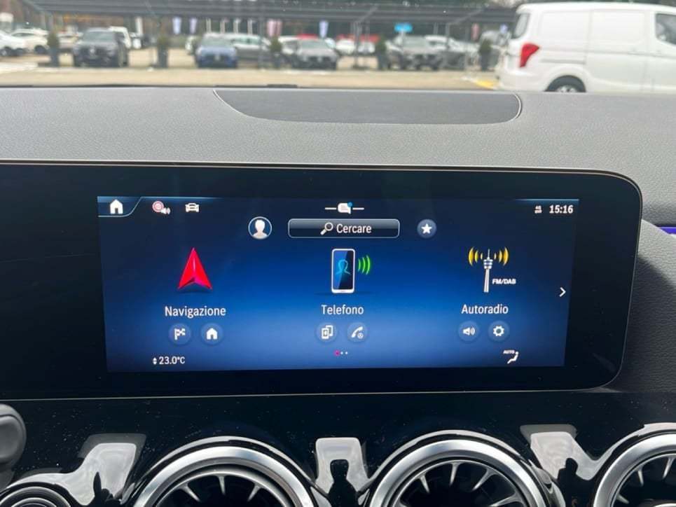 GLA 180 Progressive Advanced Plus auto - Certified