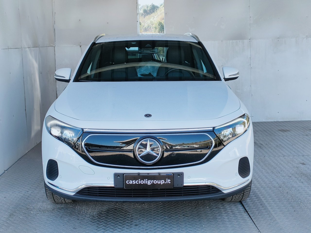 EQA 300 Sport Plus 4matic - Certified