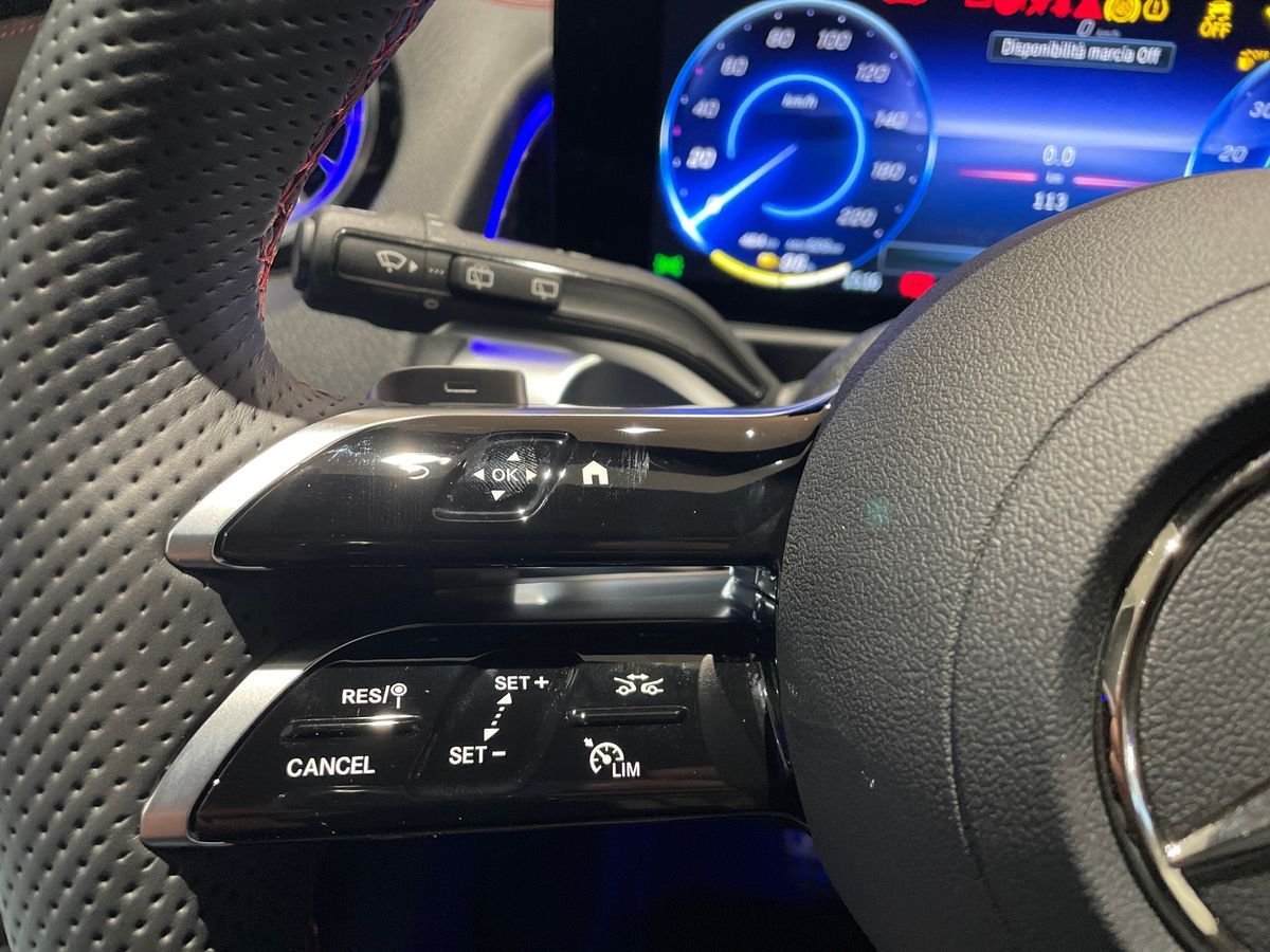 EQB 250+ AMG Line Advanced - Certified